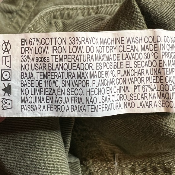 Forever 21 Shorts Women’s Medium Army Green Cargo Pockets Button Fly - Picture 6 of 7